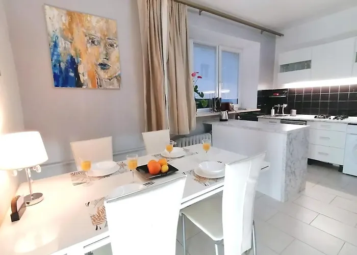 Metro Wilson Apartment