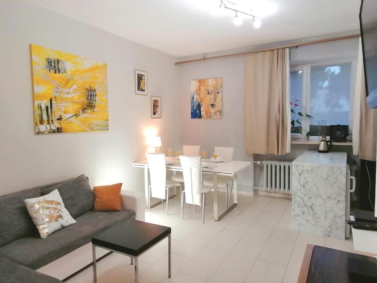 Metro Wilson Apartment Warsaw